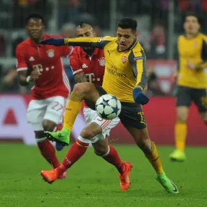Alexis Sanchez vs. Arturo Vidal: Battle in the UEFA Champions League - Arsenal vs. Bayern Munich (2016-17) Alexis Sanchez vs. Arturo Vidal: Battle in the UEFA Champions League - Arsenal vs. Bayern Munich (2016-17)