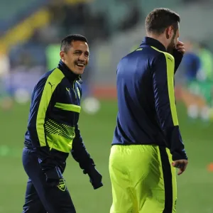 Alexis Sanchez Warms Up Ahead of Arsenal's UEFA Champions League Clash with Ludogorets Razgrad