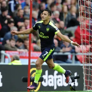 Alexis Sanchez's Brace: Arsenal's Dominant Performance Against Sunderland (2016-17)