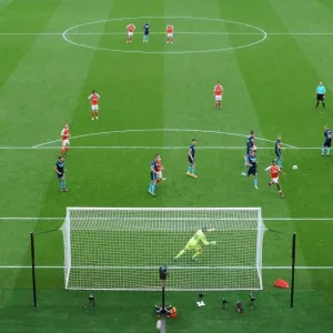 Alexis Sanchez's Dramatic Free Kick Misses Target: Arsenal vs Middlesbrough, Premier League 2016-17 Alexis Sanchez's Dramatic Free Kick Misses Target: Arsenal vs Middlesbrough, Premier League 2016-17