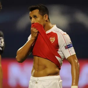 Alexis Sanchez's Standout Performance: Arsenal vs. Dinamo Zagreb in the 2015-16 UEFA Champions League