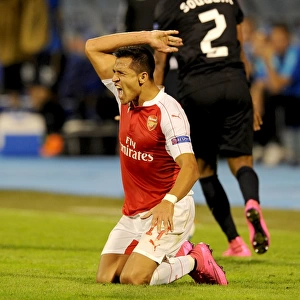 Alexis Sanchez's Standout Show: Arsenal's Victory over Dinamo Zagreb in the 2015-16 UEFA Champions League