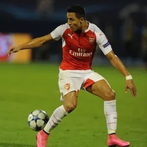 Alexis Sanchez's Stellar Show: Arsenal's Victory over Dinamo Zagreb in the 2015-16 UEFA Champions League