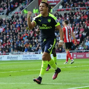 Alexis Sanchez's Thrilling Goal: Arsenal's Triumph over Sunderland (2016-17)