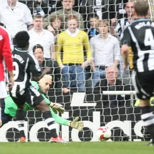Almunia's Spectacular Save: Arsenal's 3-1 Victory Over Newcastle (2009)
