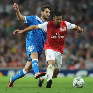 Andre Santos Outmaneuvers Djamel Abdoun: Arsenal FC vs Olympiacos FC, UEFA Champions League, 2011
