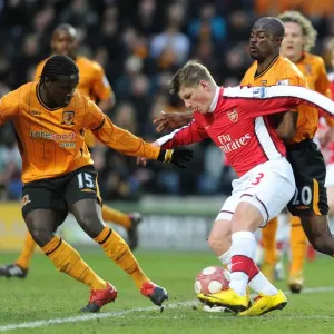 Andrey Arsahvin (Arsenal) Bernard Mendy and Georeg Boateng (Hull). Hull City 1: 2 Arsenal Andrey Arsahvin (Arsenal) Bernard Mendy and Georeg Boateng (Hull). Hull City 1: 2 Arsenal