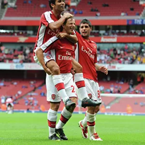 Matches 2009-10 Photographic Print Collection: Arsenal v Athletico Madrid 2009-10