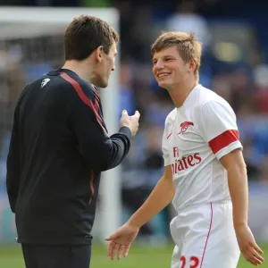 Andrey Arsahvin jokes with Arsenal doctor Gary O Driscoll. Chelsea 2: 0 Arsenal Andrey Arsahvin jokes with Arsenal doctor Gary O Driscoll. Chelsea 2: 0 Arsenal