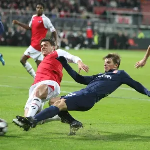 Andrey Arshavin (Arsenal) Hector Moreno (AZ Alkmaar) Andrey Arshavin (Arsenal) Hector Moreno (AZ Alkmaar)