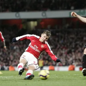 Andrey Arshavin (Arsenal) Robert Huth (Stoke). Arsenal 2: 0 Stoke City. Barclays Premier League