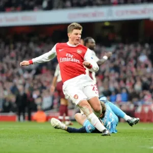 Andrey Arshavin (Arsenal) scores a goal that is ruled out for offside. Arsenal 0