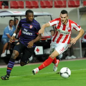 Anthony Jeffrey vs. Charalampos Lykogiannis: Tense Moment in Olympiacos vs. Arsenal NextGen Series Match Anthony Jeffrey vs. Charalampos Lykogiannis: Tense Moment in Olympiacos vs. Arsenal NextGen Series Match