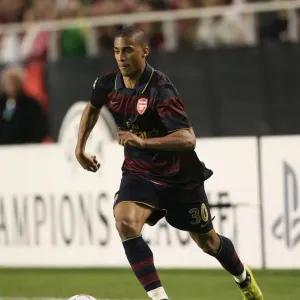 Armand Traore in Action: Arsenal's Win Against Sevilla, UEFA Champions League 2007