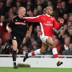 Armand Traore (Arsenal) Andy Wilkinson (Stoke). Arsenal 2: 0 Stoke City