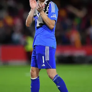 Arsenal Advance in Carabao Cup: Aaron Ramsdale Celebrates Victory over Brentford
