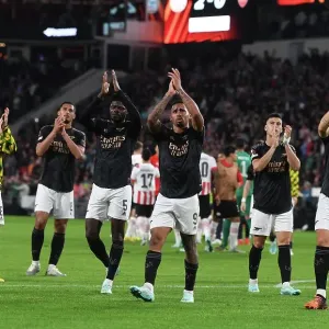 Arsenal Applaud Fans in Europa League Victory over PSV Eindhoven (2022-23)