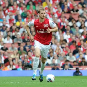 (Arsenal). Arsenal 3: 0 Bolton Wanderers. Barclays Premier League. Emirates Stadium, 24 / 9 / 11 (Arsenal). Arsenal 3: 0 Bolton Wanderers. Barclays Premier League. Emirates Stadium, 24 / 9 / 11