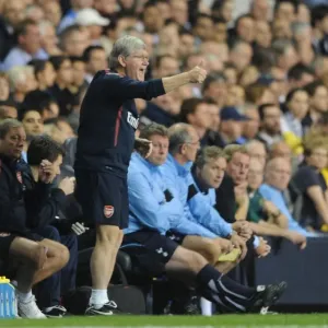Arsenal assistant manager Pat Rice. Tottenham Hotspur 1: 4 Arsenal (aet) Arsenal assistant manager Pat Rice. Tottenham Hotspur 1: 4 Arsenal (aet)