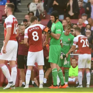 Arsenal: Cech Passes Captaincy to Ramsey Against Watford (2018-19)
