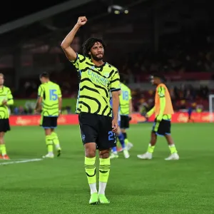 Arsenal Celebrate Carabao Cup Victory over Brentford