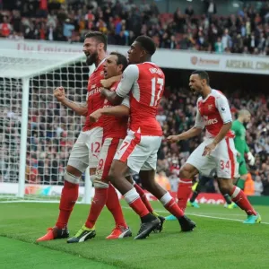 Arsenal Celebrate Double Goals: Cazorla, Giroud, Iwobi, and Coquelin vs. Southampton (2016-17)