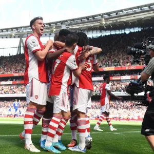 Arsenal Celebrate Eddie Nketiah's Goal: Victory Over Leeds United in the Premier League (2021-22) Arsenal Celebrate Eddie Nketiah's Goal: Victory Over Leeds United in the Premier League (2021-22)