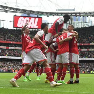 Arsenal Celebrate Gabriel Jesus's Goal: Arsenal FC vs. Tottenham Hotspur, Premier League 2022-23