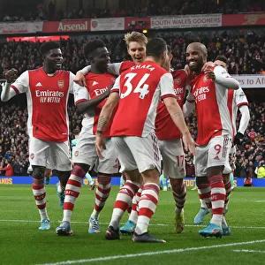 Arsenal Celebrate: Lacazette Scores Second Goal vs Leicester City (2021-22)