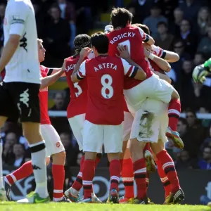 Arsenal Celebrate Per Mertesacker's Goal vs Fulham (2013) Arsenal Celebrate Per Mertesacker's Goal vs Fulham (2013)