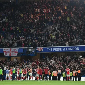 Arsenal Celebrate Premier League Victory at Stamford Bridge vs. Chelsea (2021-22)