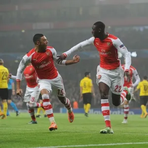 Arsenal Celebrate: Sanogo's Goal vs Borussia Dortmund, Champions League 2014-15