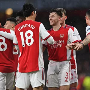 Arsenal Celebrate Tierney's Goal: Arsenal 2- Southampton (Premier League, 2021-22)