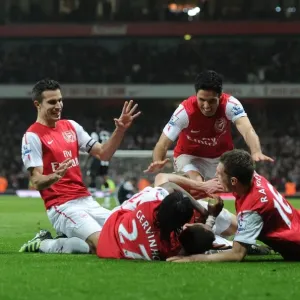 Arsenal Celebrate: Vermaelen Scores Second Goal vs. Newcastle United (2011-12) Arsenal Celebrate: Vermaelen Scores Second Goal vs. Newcastle United (2011-12)