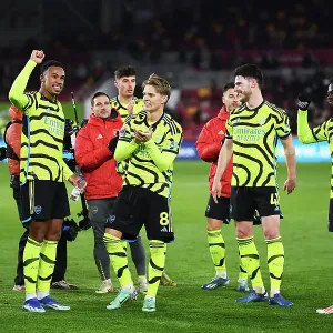 Arsenal Celebrate Victory Over Brentford in Premier League Clash (2023-24)