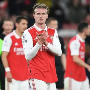 Arsenal Celebrate Victory Over Chelsea in Premier League Showdown Arsenal Celebrate Victory Over Chelsea in Premier League Showdown