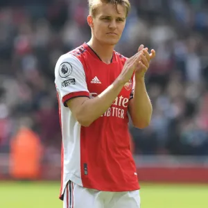 Arsenal Celebrate Victory Over Manchester United in Thrilling Premier League Clash Arsenal Celebrate Victory Over Manchester United in Thrilling Premier League Clash