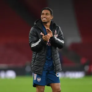 Arsenal Celebrate Victory Over Rapid Wien in Europa League: Reiss Nelson's Clap for the Fans