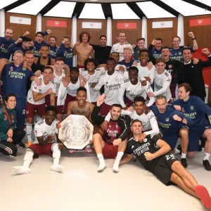 Arsenal Celebrates FA Community Shield Victory over Liverpool