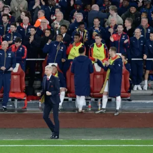 Arsenal Celebrates First Goal Against Manchester City (2015-16): Arsene Wenger and Team's Jubilant Reaction on the Emirates Stadium Bench Arsenal Celebrates First Goal Against Manchester City (2015-16): Arsene Wenger and Team's Jubilant Reaction on the Emirates Stadium Bench