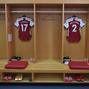 Arsenal Changing Room: Cedric and Bellerin Prepare for Arsenal v Leeds United (Premier League, 2021)