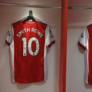 Arsenal Changing Room: Emile Smith Rowe and Bukayo Saka Shirts Before Arsenal vs Manchester City (2021-22)