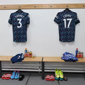Arsenal Changing Room: Kieran Tierney and Cedric's Shirts Before Wolverhampton Wanderers Clash (Premier League 2021-22)