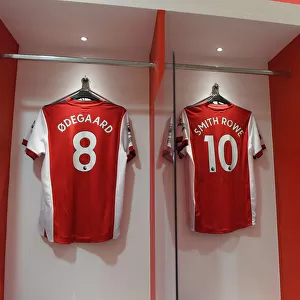 Arsenal Changing Room: Martin Odegaard, Emile Smith Rowe, and Sambi Prepare for Arsenal v Burnley (2021-22)