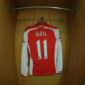 Arsenal Changing Room: Mesut Ozil's Shirt Before Arsenal vs Stoke City (2014-15)