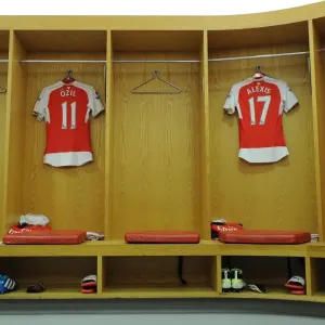 Arsenal Changing Room: Ozil and Sanchez Jerseys Before Arsenal vs Crystal Palace (2015-16) Arsenal Changing Room: Ozil and Sanchez Jerseys Before Arsenal vs Crystal Palace (2015-16)