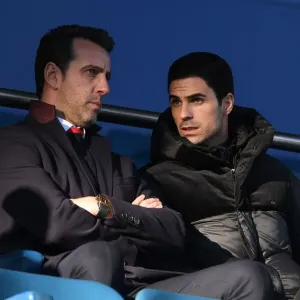 Edu und Artetas Vorgamarsch-Conversation bei Everton (Premier League, Dezember 2019) Edu und Artetas Vorgamarsch-Conversation bei Everton (Premier League, Dezember 2019)