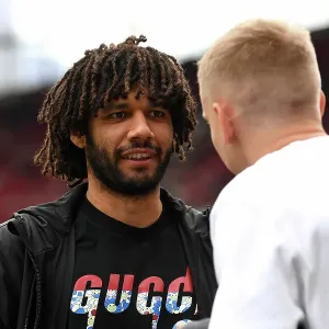 Arsenal: Elneny and Zinchenko Deep in Pre-Match Discussion (2022-23)