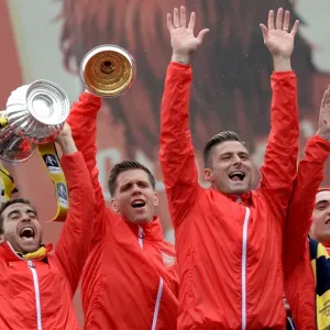 Arsenal FA Cup Triumph: 2014-15 Victory Parade Arsenal FA Cup Triumph: 2014-15 Victory Parade