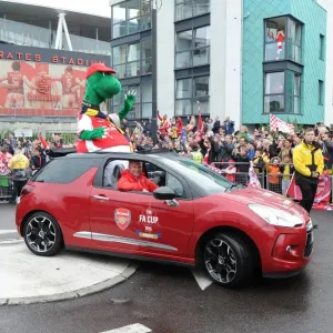 Arsenal FA Cup Triumph: 2014-15 Victory Parade Arsenal FA Cup Triumph: 2014-15 Victory Parade